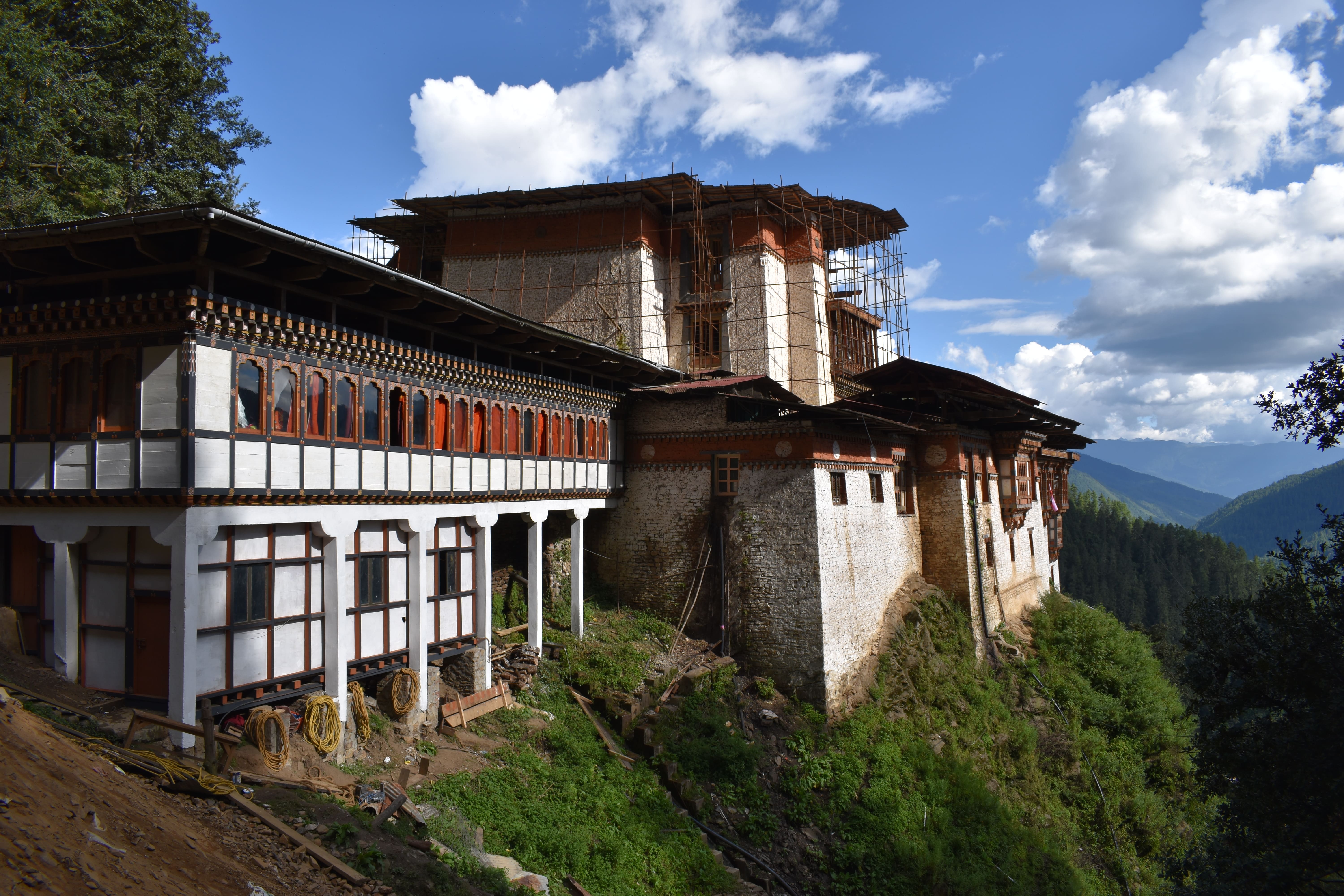Choeying Dzong, Institute for Advanced Vajrayana Studies, Tago