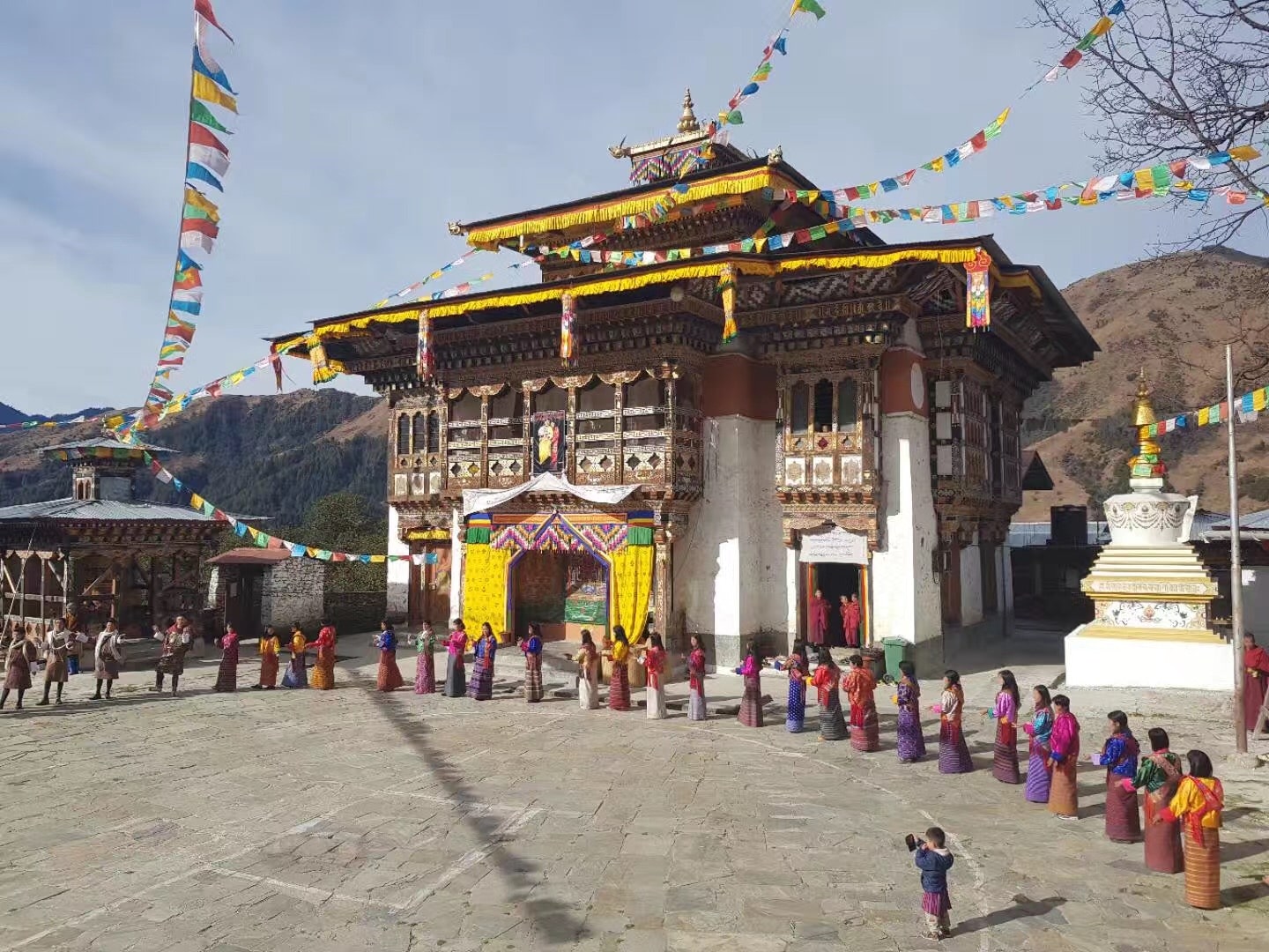 Wangdue Goenpa, Busa