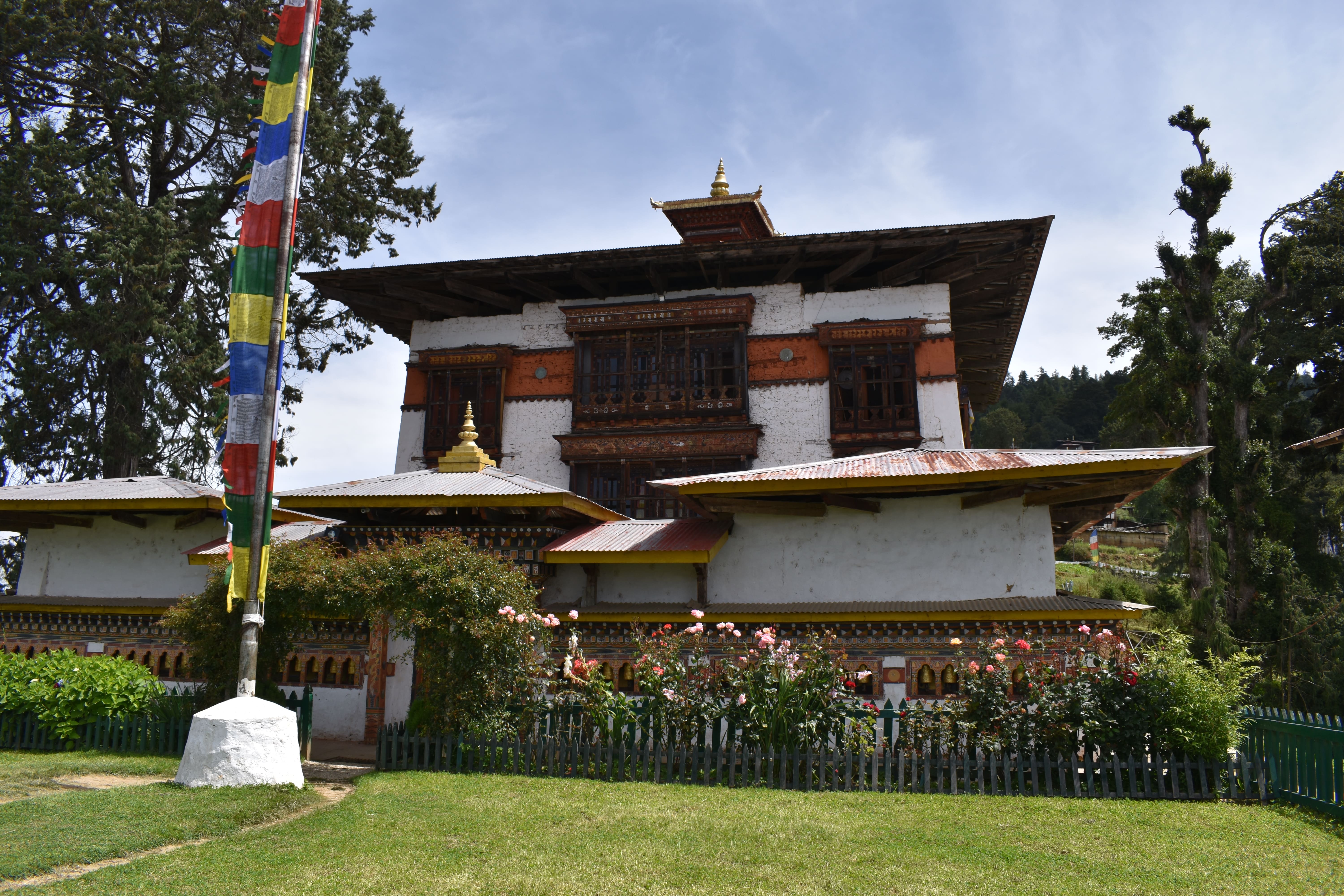 Lha Dzong Tashigang Monastic School and Meditation Centre